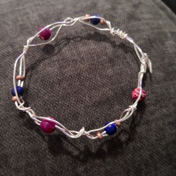 Forget me not bracelet with lapis and sugalite. - Picture 2 of 2